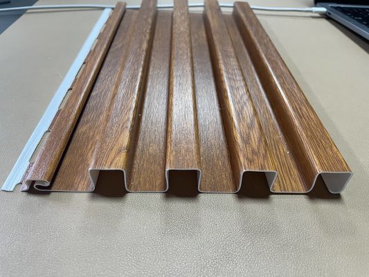 Maravilhoso revestimento exterior de PVC Versátil, leve e duradouro