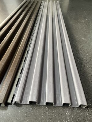Revestimento de revestimento de PVC resistente a impactos, personalizável, sem manutenção